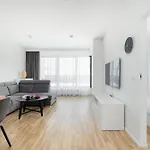 Elegance By Bookinghost Apartman *