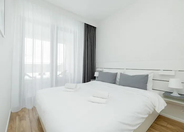 Lägenhet Elegance By Bookinghost