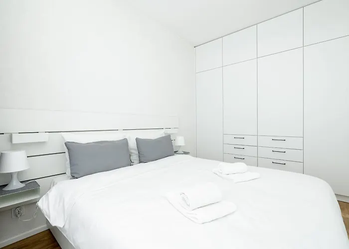 Apartament Elegance By Bookinghost